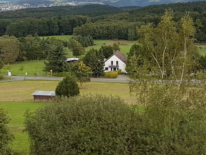 Alpaka çiftliği – Hausansicht von vorne /oben
