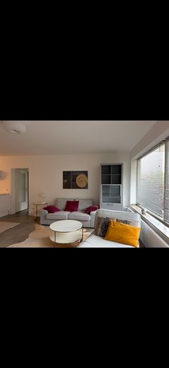 Appartamento con 3 locali in ottimo stato, ampio balcone soleggiato, posto auto in garage sotterraneo e ascensore a Derendorf – Foto 4