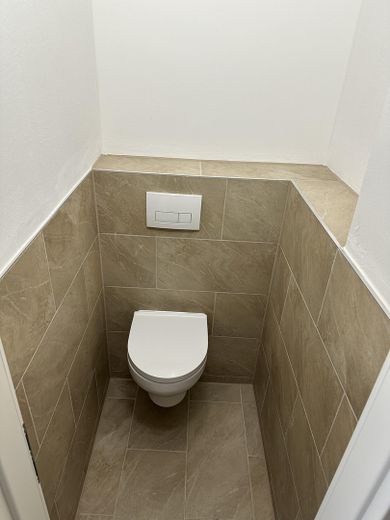 Helle, voll möblierte WG-Zimmer in Top-Lage von Erlangen | All-Inclusive-Miete – Toilette 2