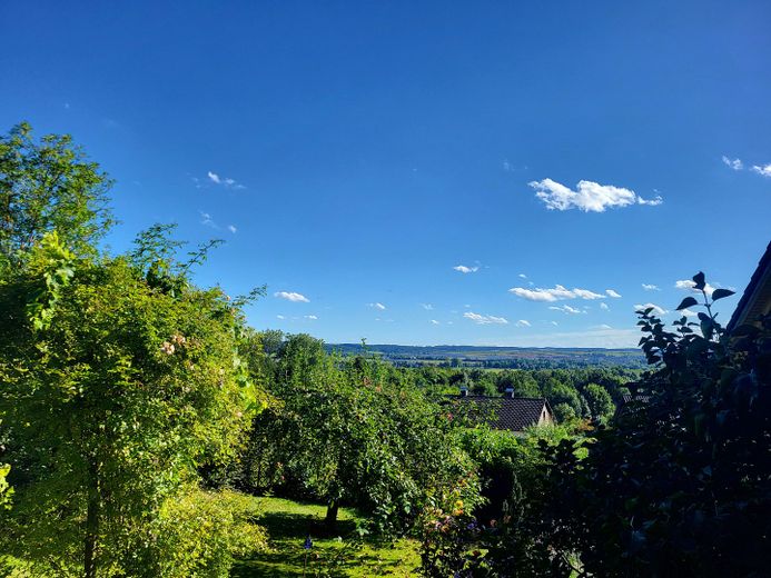 Freistehendes Einfamilienhaus in ruhiger Südhanglage mit weitem Blick über das Vilstal – Garten