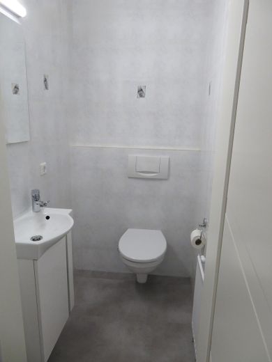 *Erstbezug nach Sanierung* 4 ZKB-Whg. 104 m² mit Terrasse & optionaler EBK – Gäste-WC 1