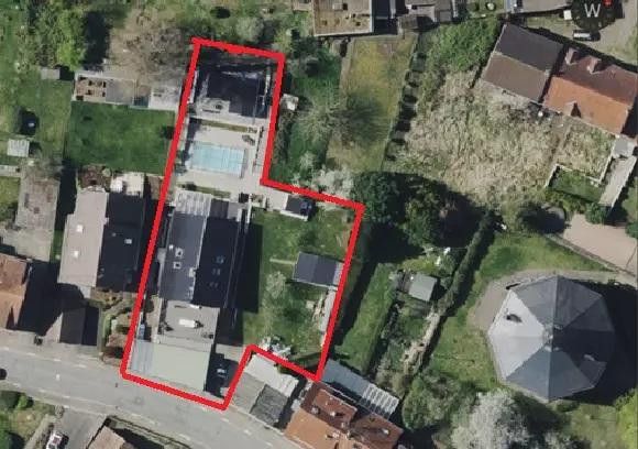 Traumhaus mit Einliegerwohnung in Saabrücken, Pool, Sauna, Klima .... – Luftbild Haus u. Grundstück