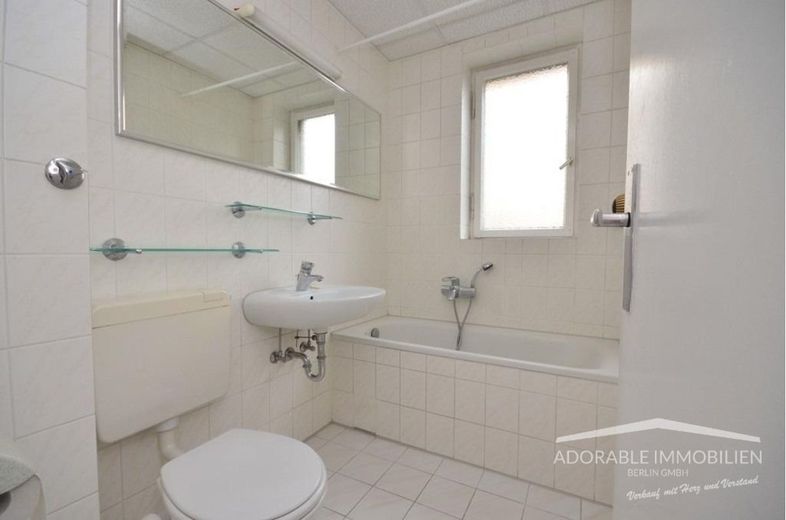 Bezugsfrei: Charmante 1-Zimmerwohnung nahe Spree und Schloss Charlottenburg, zu verkaufen – BHS 02