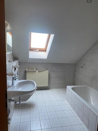 4-Zi. ETW 92 qm – Bad mit Fenster