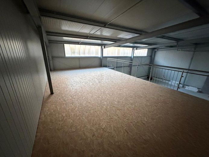 Capannoni commerciali versatili a Buseck (Zeilstraße) in affitto – Halle 1