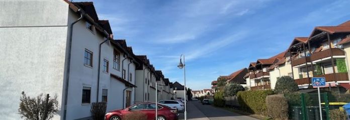 Top renovierte 3-Zimmer-Wohnung + Stellplatz in ruhiger Wohnlage