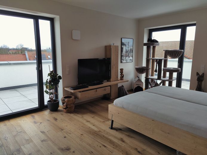 Prov.frei!-Hochwertige 3-Zi.-Terrassenwohnung mit großer Dachterrasse, Küche, zentral – Schlafzimmer