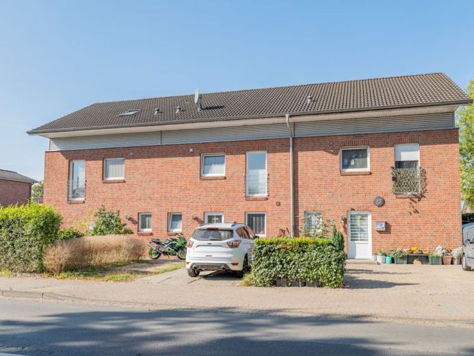 Modernes Reihenmittelhaus aus 2008 mit ca. 125 m² Wohnfläche und Garten – Foto 1