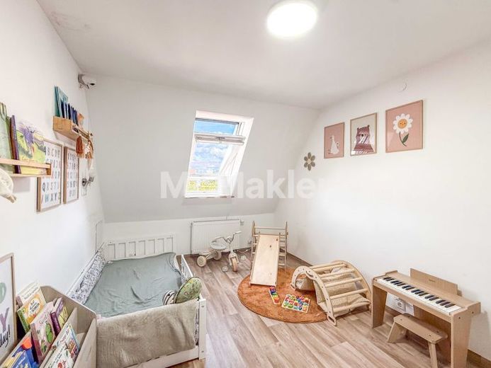 Casa a schiera centrale attraente in una tranquilla zona residenziale di Augsburg-Lechhausen – Foto 1