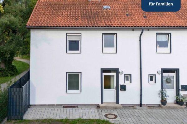 Modernisiertes Reihenendhaus mit großem Garten – sofort bezugsfrei