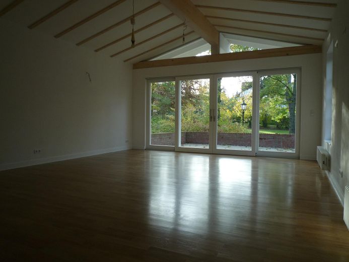 EG - Wohnzimmer mit Terrasezum