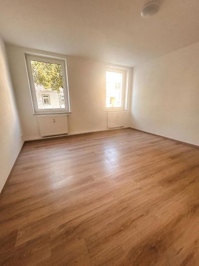 4 helle Zimmer | 87,9 m² | Offene Wohnküche + Gäste-WC – Kinder/Bürozimmer1