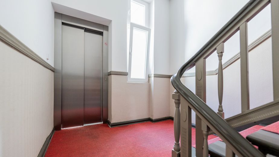 Bez prowizji · Natychmiast dostępne: Zalane światłem mieszkanie 1-pokojowe z widokiem na park – Prenzlauer Berg – Auszug