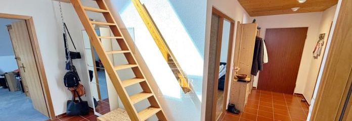 Attraktive 4-Zimmer-Maisonette mit Dachterrasse & Garage in ruhiger Lage von Bad Boll