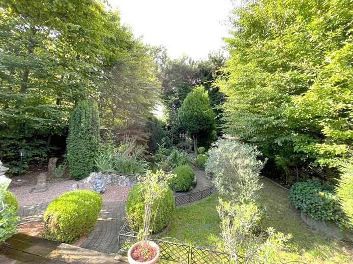 Drei Einheiten, ein außergewöhnliches Anwesen in sehr guter Lage – Wohnen, Arbeiten & Vermieten! – Gartenanlage 