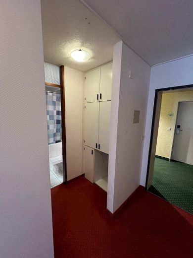 Kochnische und Hausflur