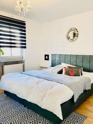 Arredato al top / Completamente arredato: ampio bilocale, luminoso e tranquillo, vicino alla stazione centrale, garage sotterraneo, WLAN – Foto 22