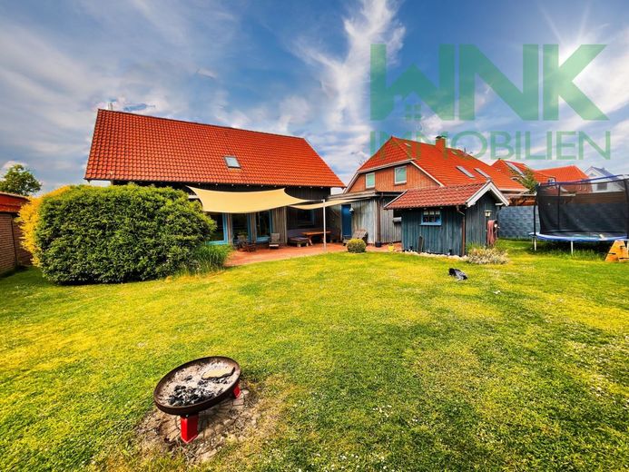 Modernes Holzhaus an der Nordsee
 - sibirische Lärche, Sauna &amp; viel Platz für die Familie – Platz für Kinder