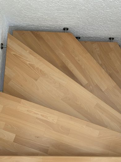 Großes Buchenholz Treppenhaus