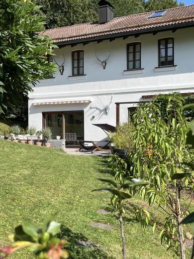 Historisches Wohnen im Park, Seenähe, gute Lage - von Privat – Süden