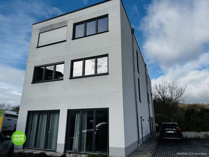 Sonnige Aussichten - Urbane Gewerbefläche im schönen Mühltal – Front