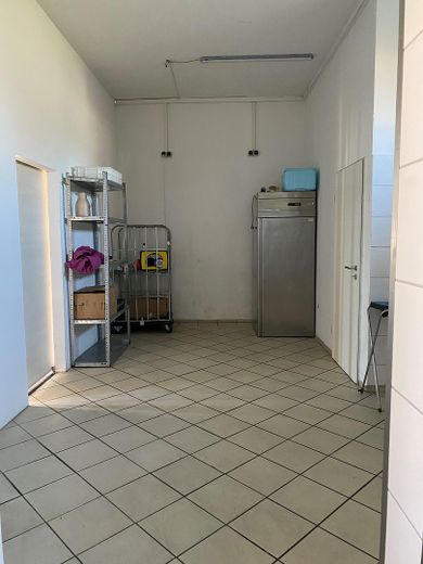 Imbiss/Restaurant/Cafe in Lentföhrden  - Top Lage an der Bundesstraße zur A7 – Lagerraum