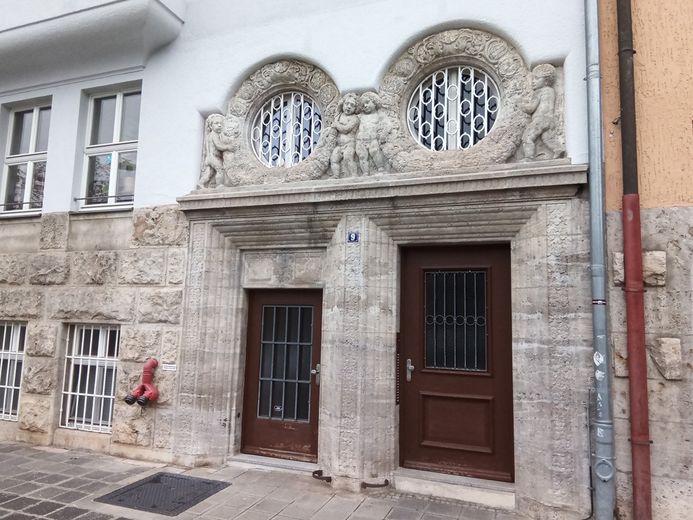 Schmuckstück: Denkmalgeschützte Altbauwohnung in AAA-Lage N-Wöhrd | Aufzug ++ – Foto 5