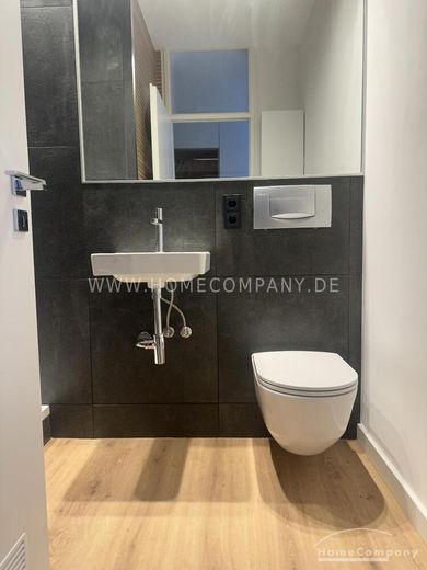 4-Zimmer Luxuswohnung mit Panoramablick bis ins Siebengebirge.Schwimmbad und Sauna im Haus. – ac3df985e141372007ef9e3c4d30209c2d8cdbe8.jpg