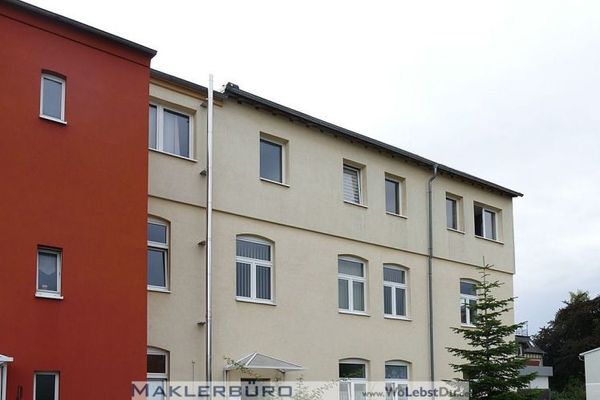 Kleines Büro mit WC und Dusche statt Homeoffice!