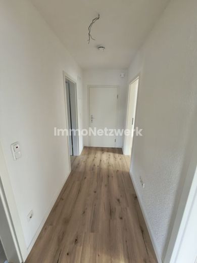 Vollrenovierte 3 Zimmer Wohnung im Greitweg, modernisiertes Bad mit Wanne zum 1.2.26 – Flur