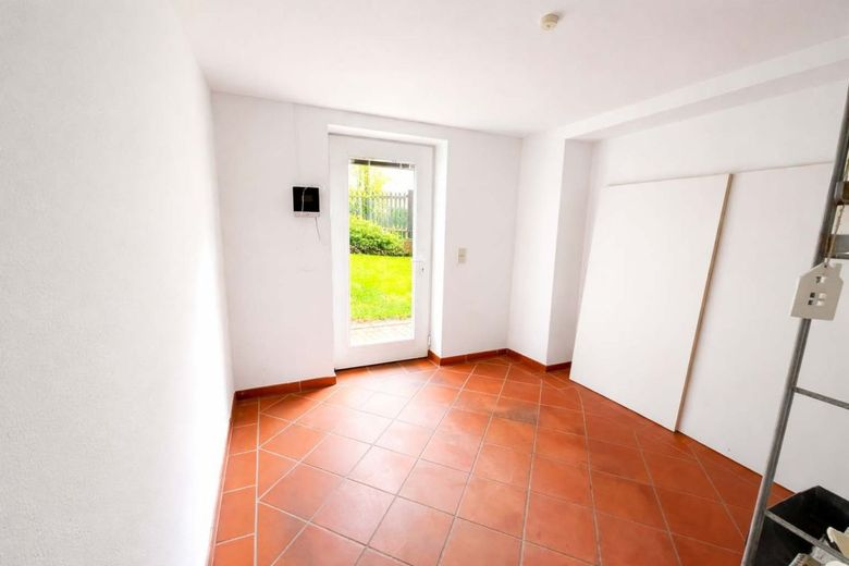 STADTVILLA - TEILBAR ODER ALS EINFAMILIENHAUS NUTZBAR – separater Zugang Gartengeschoss