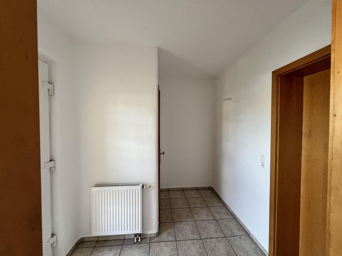 🌿 Renovierte Doppelhaushälfte mit grossem Garten und Garage in Linthe bei Berlin/ Potsdam – Eingang 