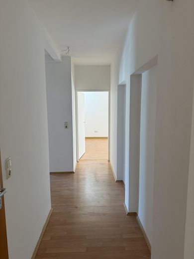 4-Zimmer-Wohnung mit 2 Balkonen in zentraler Lage von Schweinfurt – Flur