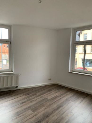 Großzügige 4-Zimmer mit Laminat, EBK und Wannenbad in guter Lage – photo-2023-10-30-09-21-50~06