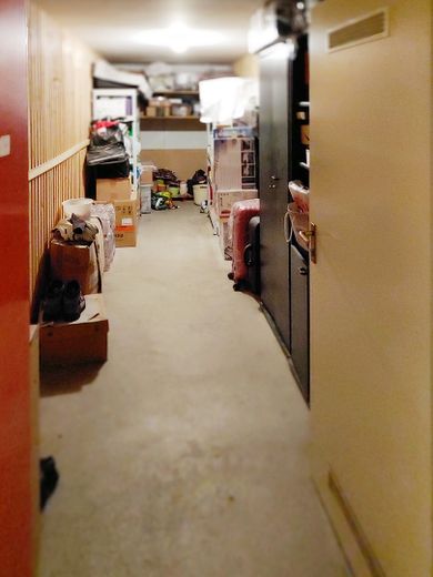 Avis aux investisseurs : duplex habité et meublé de 4 pièces avec cuisine, salle de bains et WC supplémentaires, dans un quartier calme proche du centre – Kellerabteil