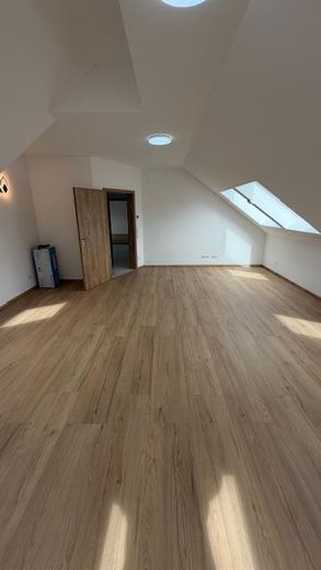 NEUBAU ERSTBEZUG GROSSE 3-ZIMMER WOHNUNG MIT KLIMAANLAGE – Foto 4