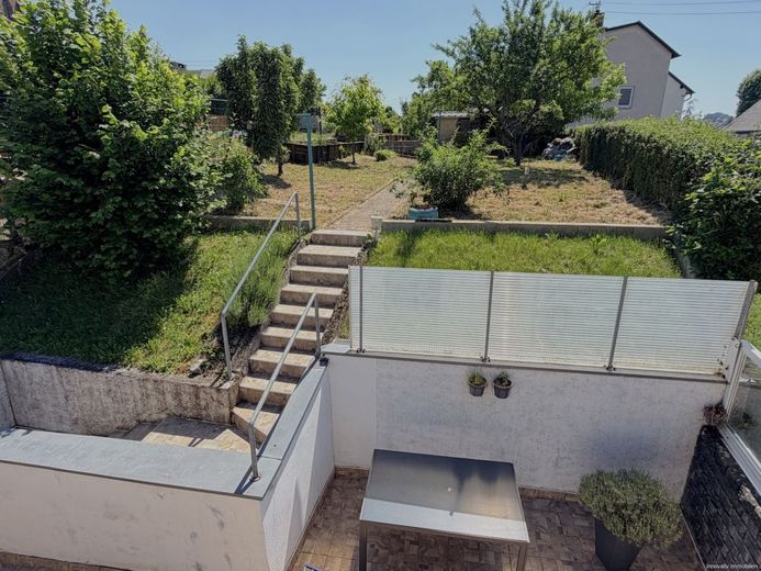 Ein-Zweifamilienhaus in zentraler Lage  mit Gartenweitblick nach Püttlingen – Gartenblick
