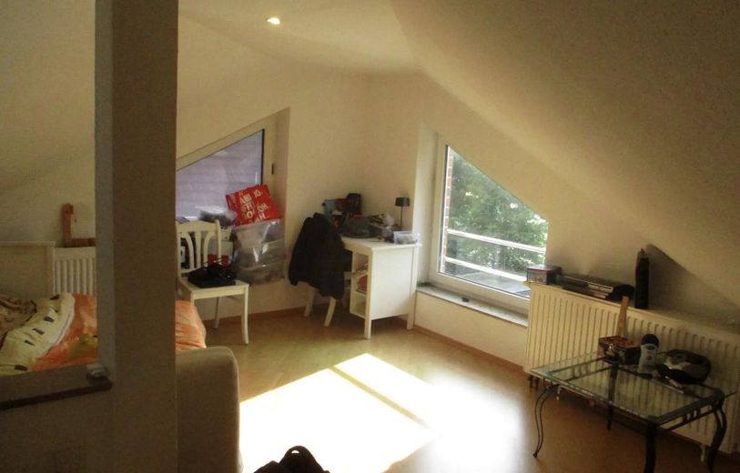 3-Zi.Wohnung im DG mit Balkon, Atelierzimmer, kl. Garten, Gartenhaus u. Garage im 4.Fam. Haus – Atelierzimmer (hier Kinderz.)