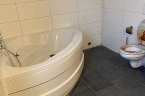 Sonderpreis befristet; attraktives KfW 70 Haus, Wärmepumpe, direkt vom Eigentümer, – Bad, Dusche mit Toilette