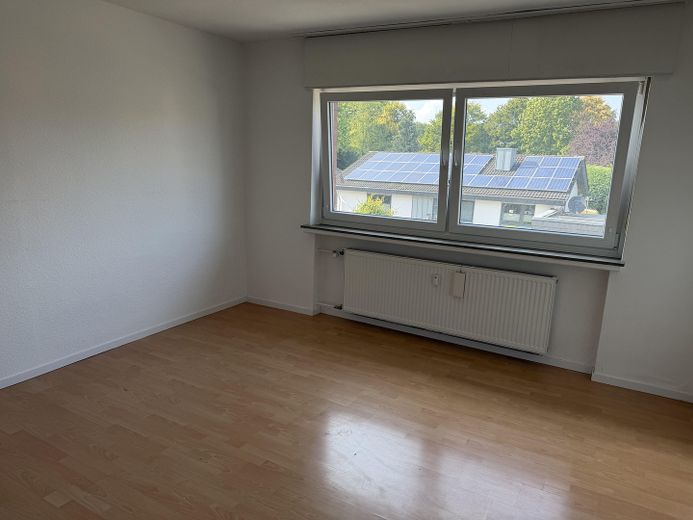 Ruhige Wohnung mit Gartennutzung im 1. OG – Schlafzimmer
