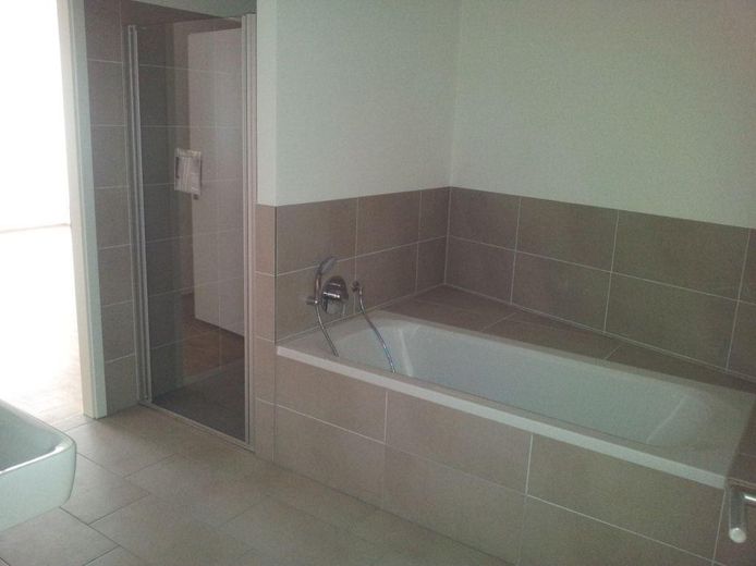 ruhige 4 Zi.-Whg mit Südloggia zum grünen Innenhof in Berlin Mitte – provisionsfrei – mit Wanne 