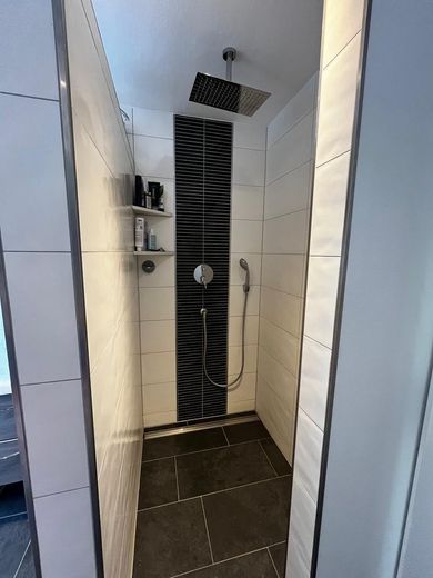 واحة سكنية هادئة وسط الخضرة – Regendusche