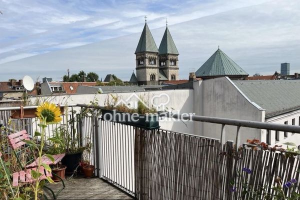 Luminoso appartamento mansardato con terrazza sul tetto nel cuore di Kreuzberg