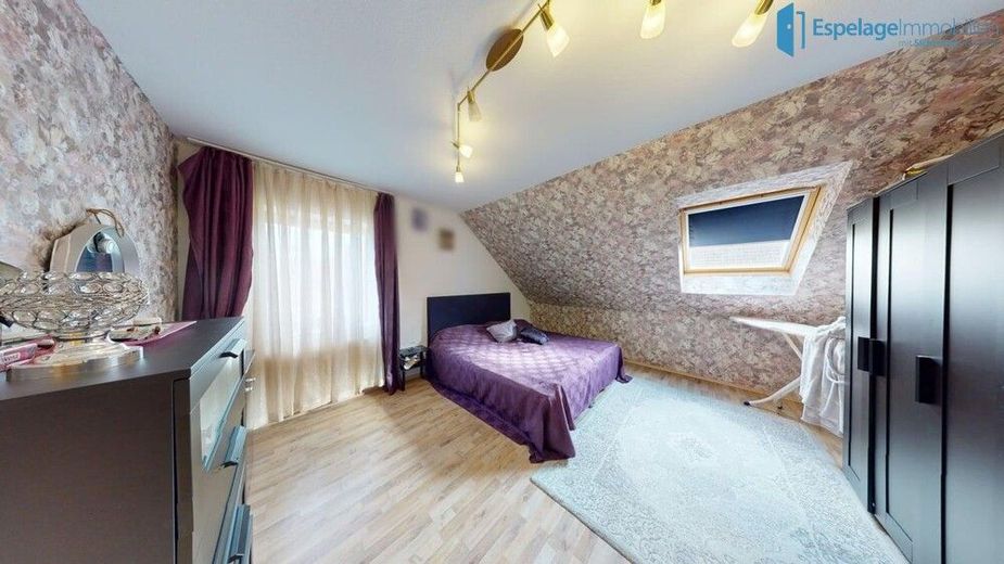 Buschhausen: Endlich genug Platz für alle! – Zimmer 4 OG