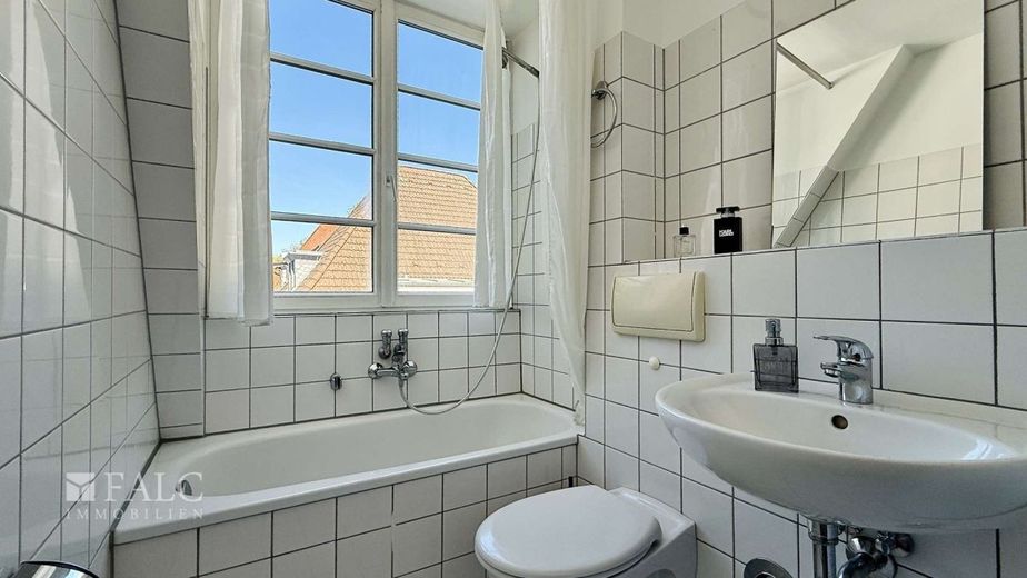 Historische Villa in Marienburg - Wohnen in zeitloser Eleganz – DG Bad