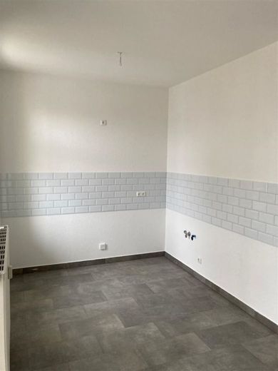 Großzügige 2-Zimmerwohnung mit Vinylbelag, Balkon, Wanne und Dusche! Vormieter verkauft EBK – PHOTO-2021-11-19-11-28-49_2