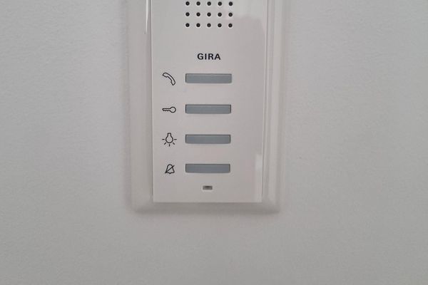 2 Zimmer Wohnung inklusive Einbauküche und Waschmaschine.