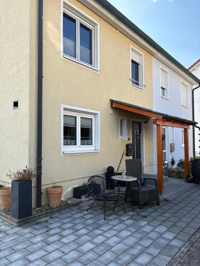 Wunderschöne Doppelhaushälfte in Etting – Hausansicht Nordseite
