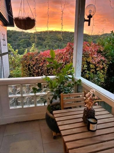 Wohnen mit Ausblick - Einfamilienhaus mit Einliegerwohnung und besonderem Charakter – Ausblick mit Abendhimmel