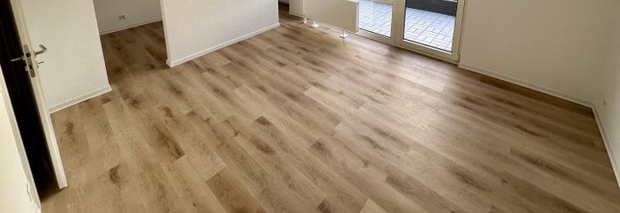 ERSTBEZUG AM UELLENDAHL: 2 ZIMMER WOHNUNG BALKON WHG